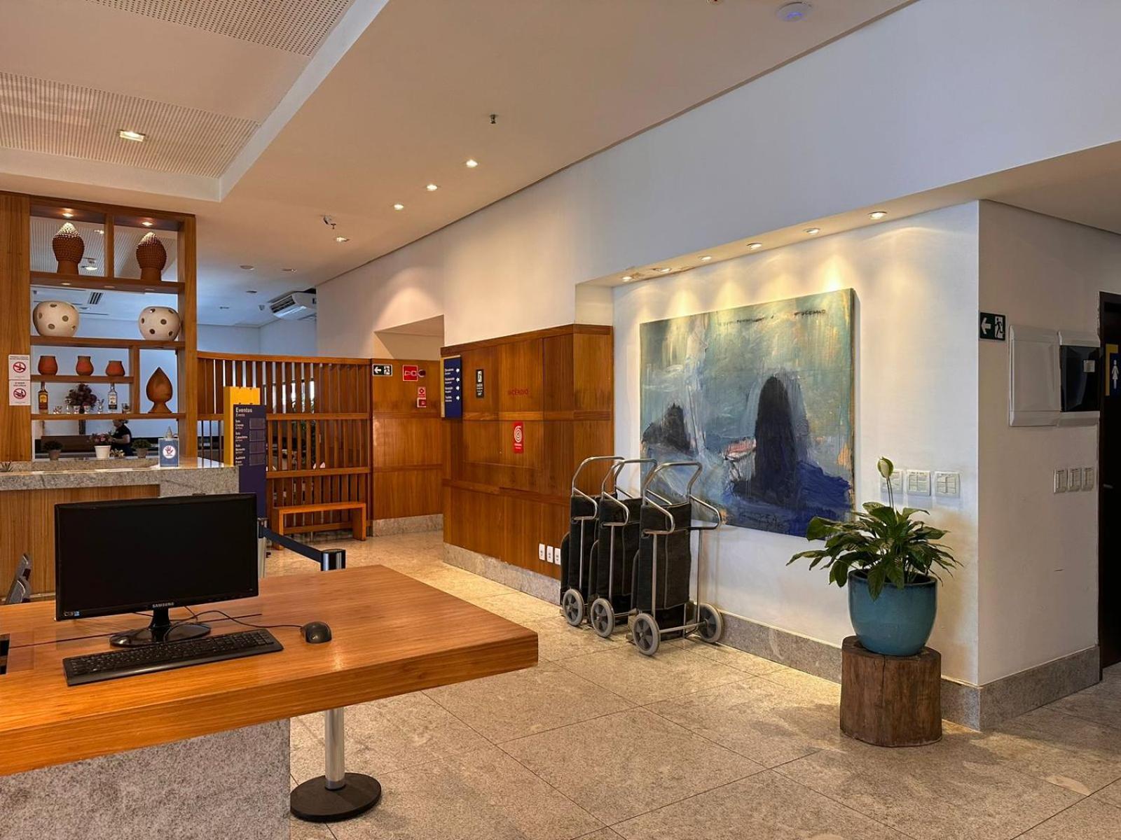 Hy & Hotels-boa Viagem Hotel